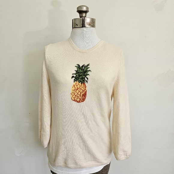 Sutton Studio Sweaters - Sutton studio 100% Cashmere pineapple sweater size large